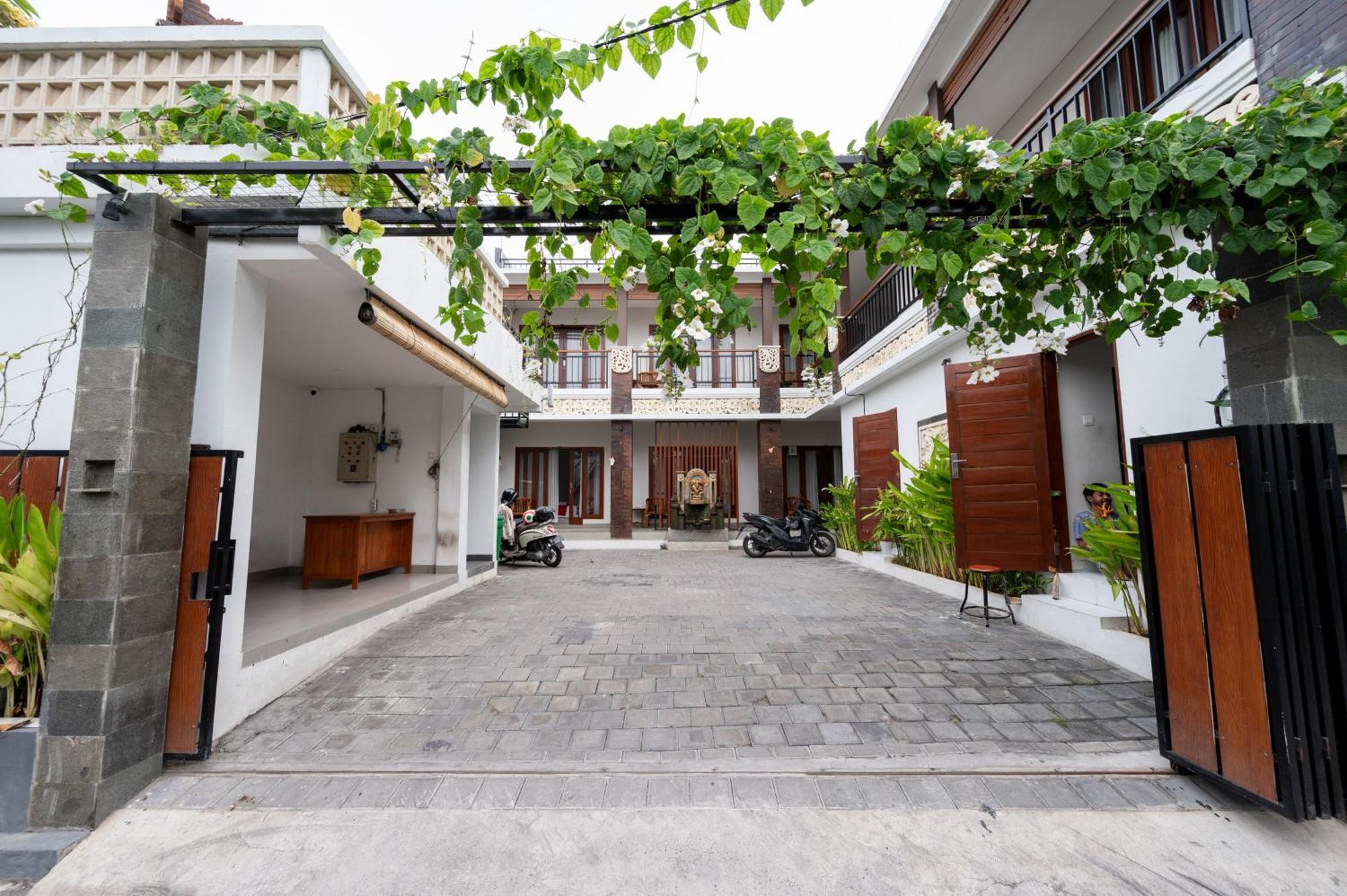 Reddoorz Plus At Yasa'S Living Denpasar Sanur  Exterior photo
