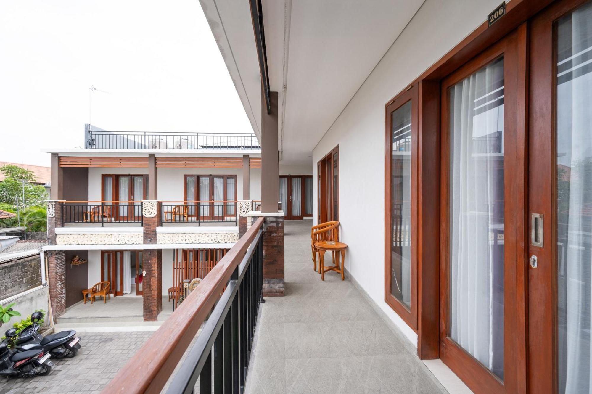 Reddoorz Plus At Yasa'S Living Denpasar Sanur  Exterior photo