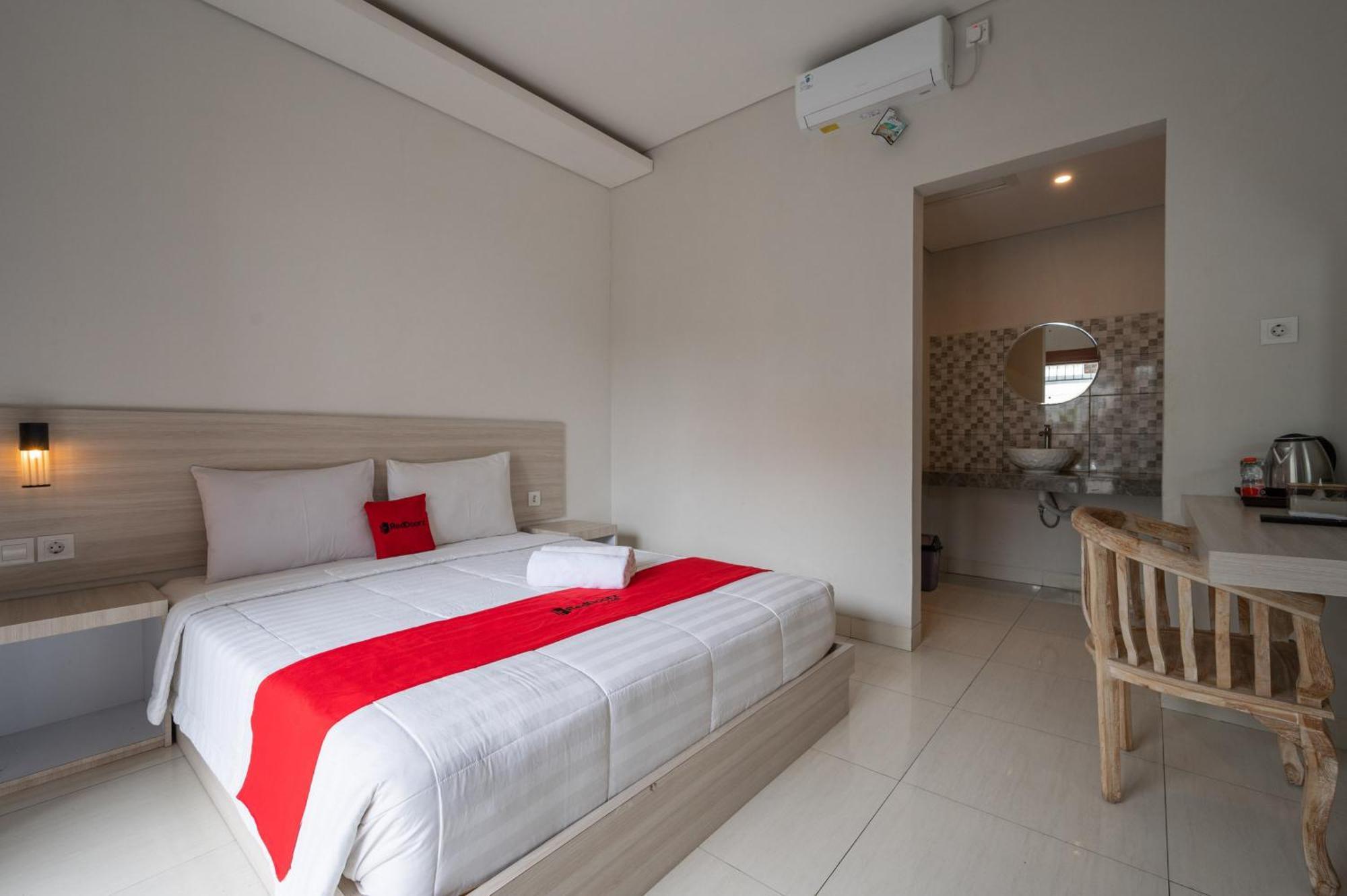 Reddoorz Plus At Yasa'S Living Denpasar Sanur  Exterior photo