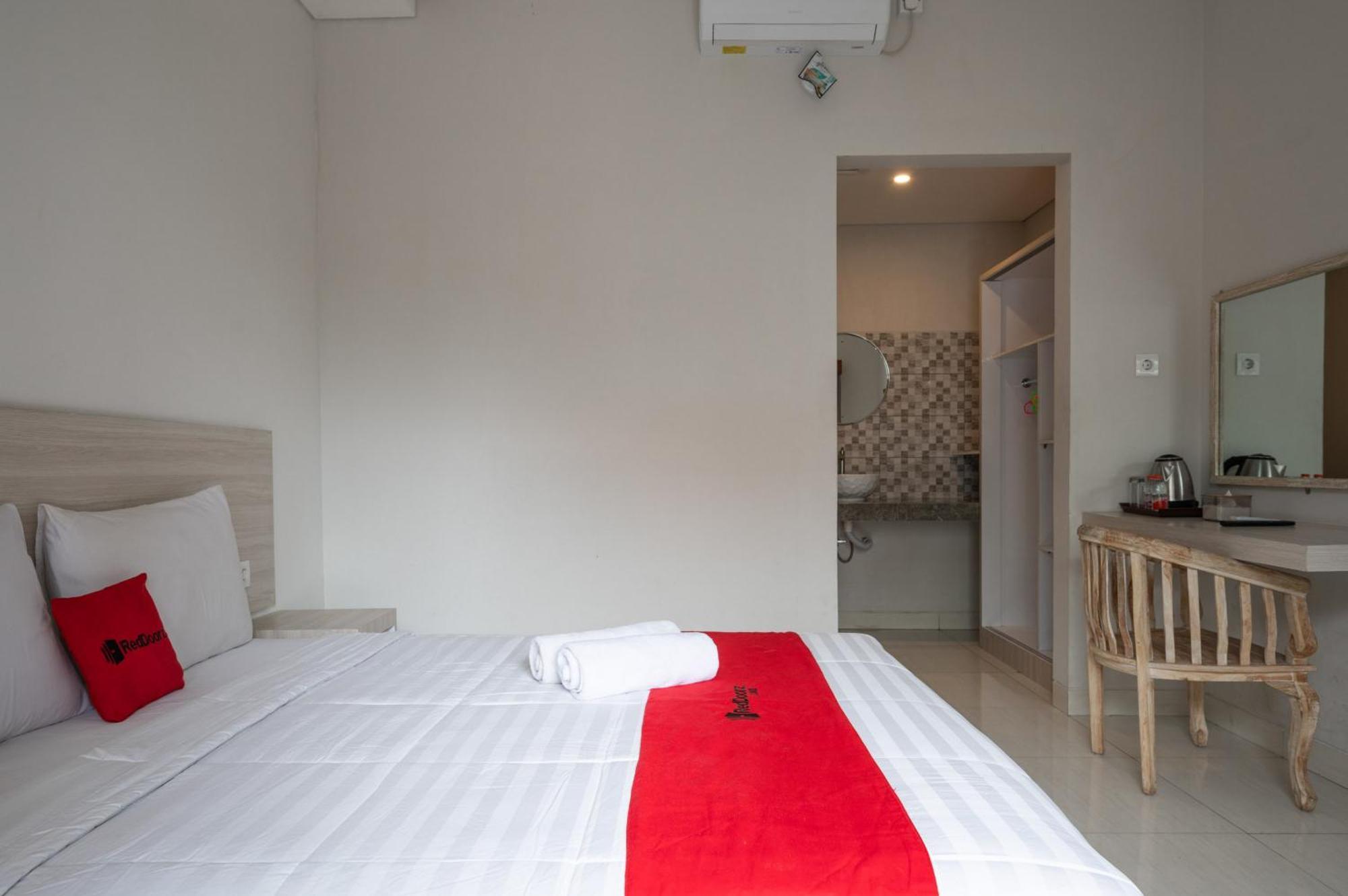 Reddoorz Plus At Yasa'S Living Denpasar Sanur  Exterior photo