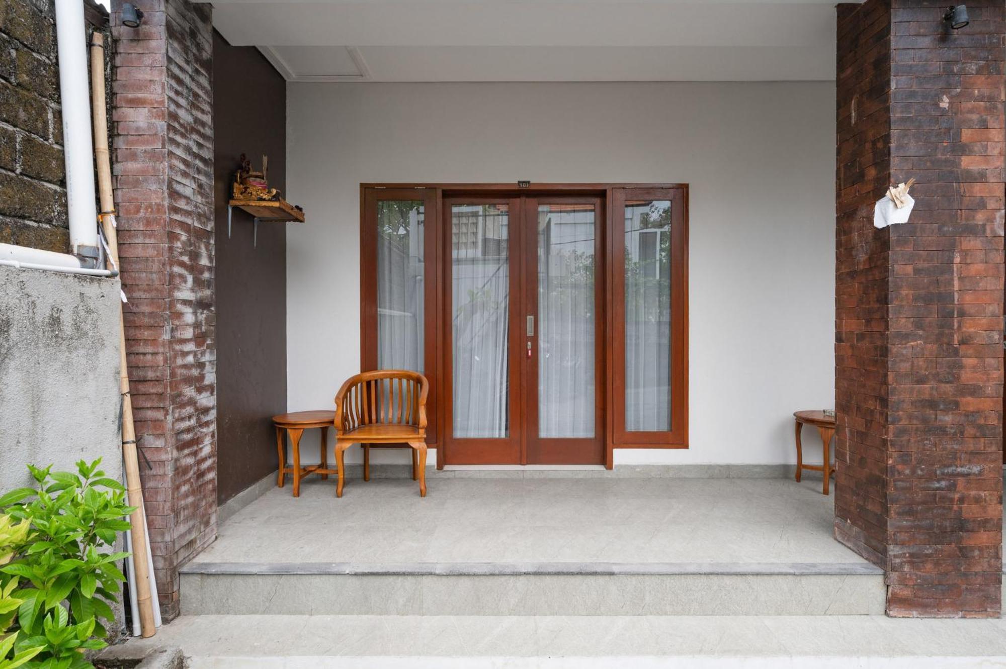 Reddoorz Plus At Yasa'S Living Denpasar Sanur  Exterior photo